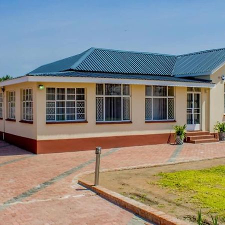 Lynm Residence Harare Exteriör bild