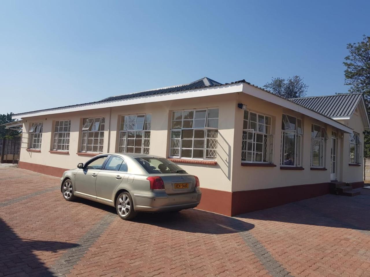 Lynm Residence Harare Exteriör bild