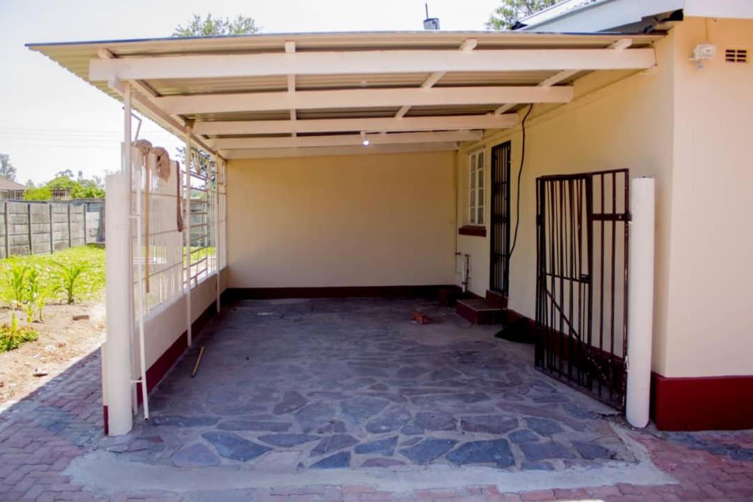 Lynm Residence Harare Exteriör bild