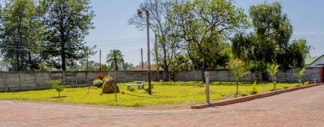 Lynm Residence Harare Exteriör bild