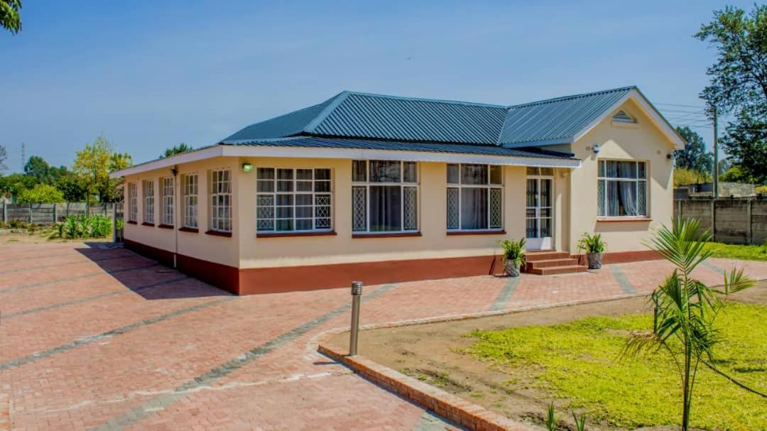 Lynm Residence Harare Exteriör bild